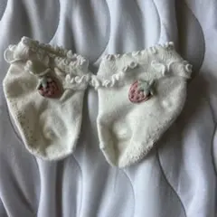 いちご刺繍付きベビー靴下