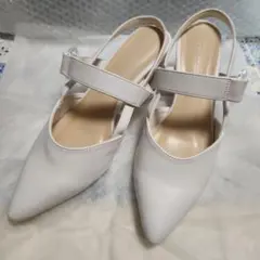 Liberty Doll ホワイト パンプス ストラップのサムネイル