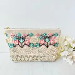 インド刺繍リボンポーチ　マチ付きポーチ　コスメポーチ　小物入れ