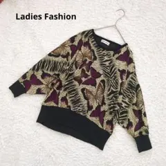 Ladies Fashion セーター　Mサイズ 　蝶　総柄 レトロ　トレーナー