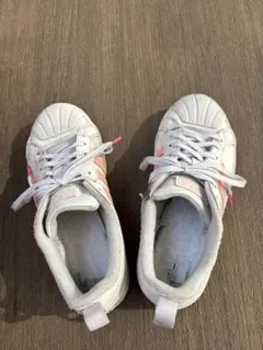 adidas ホワイト ピンク スニーカー