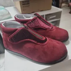 Item thumbnail for item c57f71d1-3a2c-4df9-9c77-a3c4daeb797c