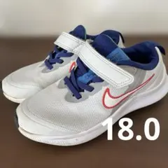18.0 スニーカー　NIKE 運動靴