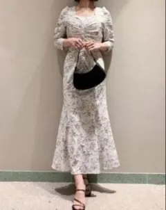 LILY BROWN シフォンドッキングバリエプリントワンピース - メルカリ
