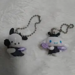シナモンロールとポチャッコ 可愛いキャラクターキーホルダー 2個セット
