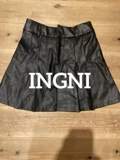 SALE❣️INGNIブラック プリーツスカート フェイクレザー