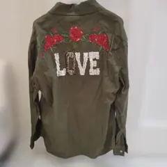 DaTuRa 長袖シャツ カーキ ローズ刺繍 LOVE装飾のサムネイル