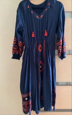 ロデオクラウンズ　エンブロイダリー刺繍ワンピースネイビー美品