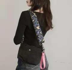 ELLE girl ショルダーバッグ　黒　ナイロン