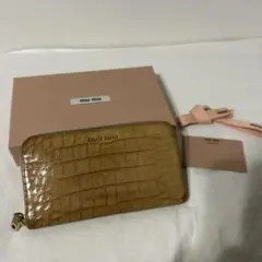 【箱付き】miu miuミュウミュウ クロコ型押しラウンドファスナー 長財布