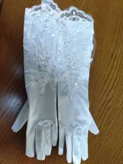ホワイトサテンレースウェディンググローブ