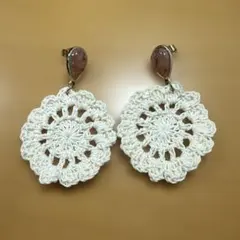 レース編みホワイトピアス