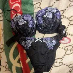 紫の花柄ブラジャーショーツセット F65