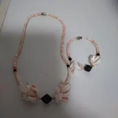貝殻のネックレス＆ブレスレット 黒玉入 フラダンス