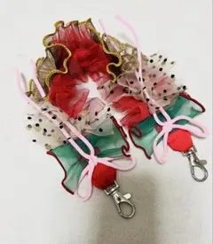 グリーンブラウンドットフリル　ハンドストラップ　スマホストラップ立体リボン