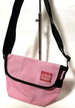 Item thumbnail for item ddef0192-ff25-409e-9c3f-476287e91db3