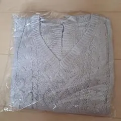 ライトグレー Vネック ニット セーター