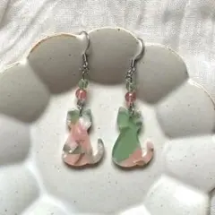 猫好きさんのためのアクセサリー☆チェリークォーツのサージカルネコピアス206S