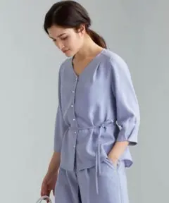 ほぼ新品　green label relaxing ツイルVネックブラウス