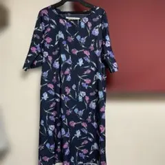 tocco closet 花柄ネイビーひざ丈ワンピース