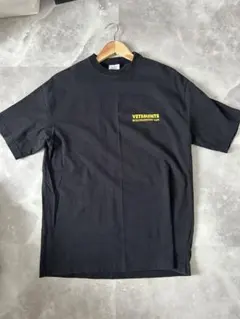 美品 SS18【 VETEMENTS 】LOGO T-Shirts Sのサムネイル