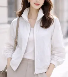 ナイロンブルゾン ホワイト ショート丈 上品 シンプル 両脇ポケット風よけ 薄手