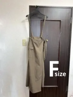 ベージュ サロペットスカート リボン付き