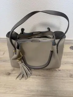 女性用　ハンドバッグ