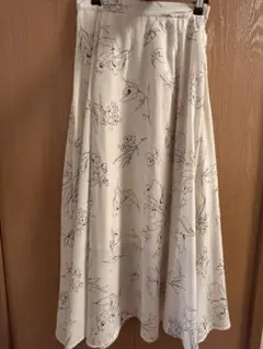 【Techichi】花柄 白 ロングスカートのサムネイル