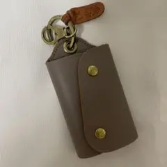 【即購入可能】IL BISONTE 本革 グレー キーケース
