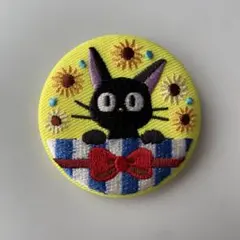 ジブリ　刺繍ブローチコレクション　缶バッチ　魔女の宅急便　ジジ