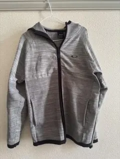 値段交渉大歓迎Oakley グレー メッシュ ジップアップパーカーとパンツセット