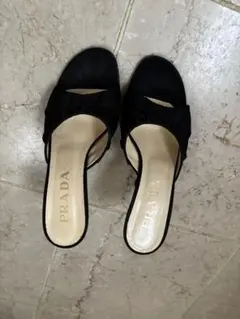 PRADA ブラック オープントゥミュール