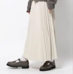 ニコアンド レザーライクプリーツスカート