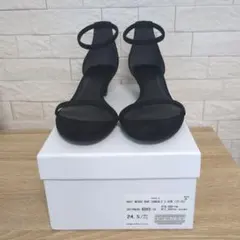【新品】LE TALON アンクルストラップサンダル ブラック24.5cmのサムネイル