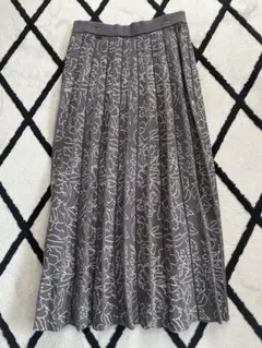 グレー プリーツスカート Lサイズ 花柄