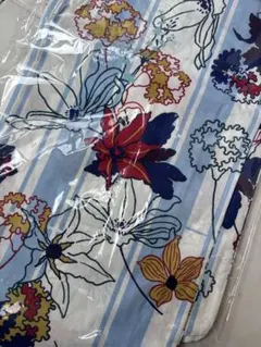 ☆新品未使用未開封☆女性用花柄・縞模様・ブルー浴衣　フリーサイズ