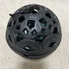 黒い鋳鉄製蚊取り線香ホルダー