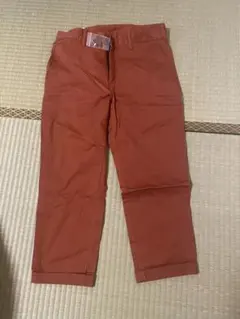 ユニクロ　クロップドパンツ　オレンジ
