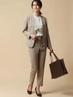 ★美品★スーツスクエア上下セット　Vカラージャケット／パンツDELEGANT