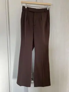 ブラウンパンツ　ブラウン パンツ スラックス 無地 センタープレス　フレアパンツ