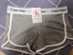 Calvin Klein グレー ショートパンツ　Sサイズのサムネイル