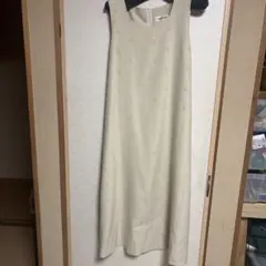 pierre cardin ノースリーブワンピース ベージュ 花柄刺繍のサムネイル