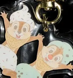 ディズニーストア　シークレットキーチェーン　チップ＆デール　アイス