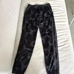 adidas × marimekko ウニッコ柄トラックパンツ　光沢あり
