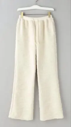 【新品タグ付】BEAUTY&YOUTHフレアパンツ FREEサイズ