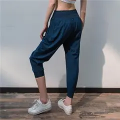 Item thumbnail for item 7686fbf3-466b-4200-beb0-d2c12a85d0dd