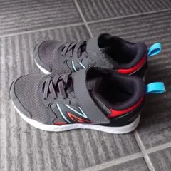 お正月値下げ！New Balance スニーカー 17.5cm