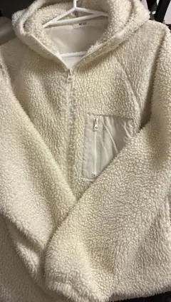クリーム色フリースジャケット フード付き　　　　　　WEGO