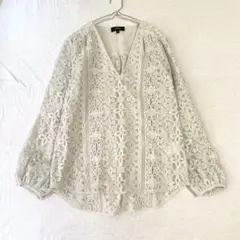 【セオリー】幾何学模様レースブラウス Vネック 後ロング 袖口ボタン P M相当のサムネイル
